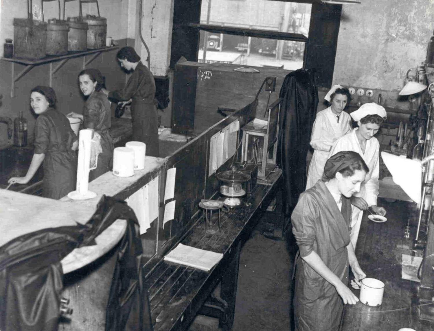 Women at work in the laboratory of the sugar beet factory c1940